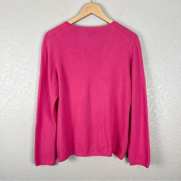 100% Cashmere V-Neck Bright Pink Sweater XL - Quiet Luxury, Soft, Cozy, Feminine - Picture 7 of 8